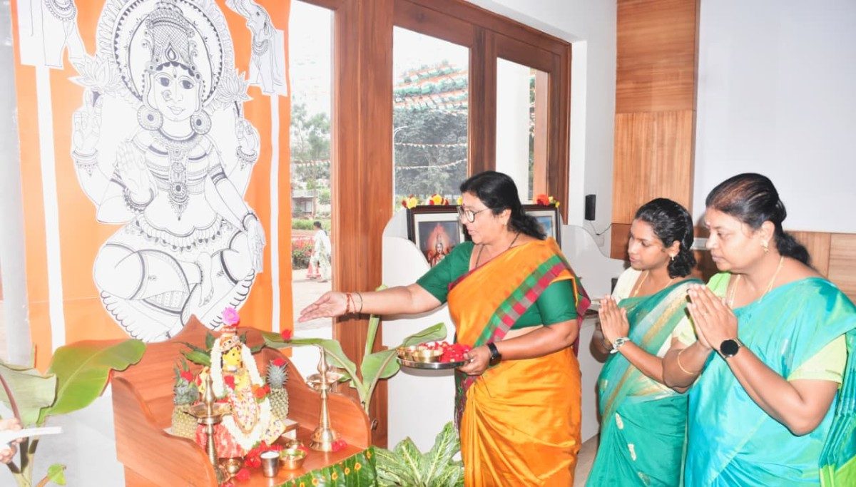 Varamahalakshmi Vrat Celebrated at RVK - Hulimangala (7)